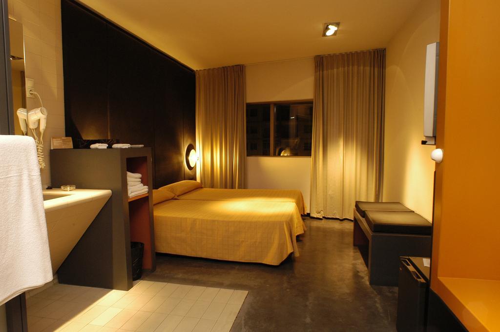 Hotel Ciutat Igualada Zewnętrze zdjęcie